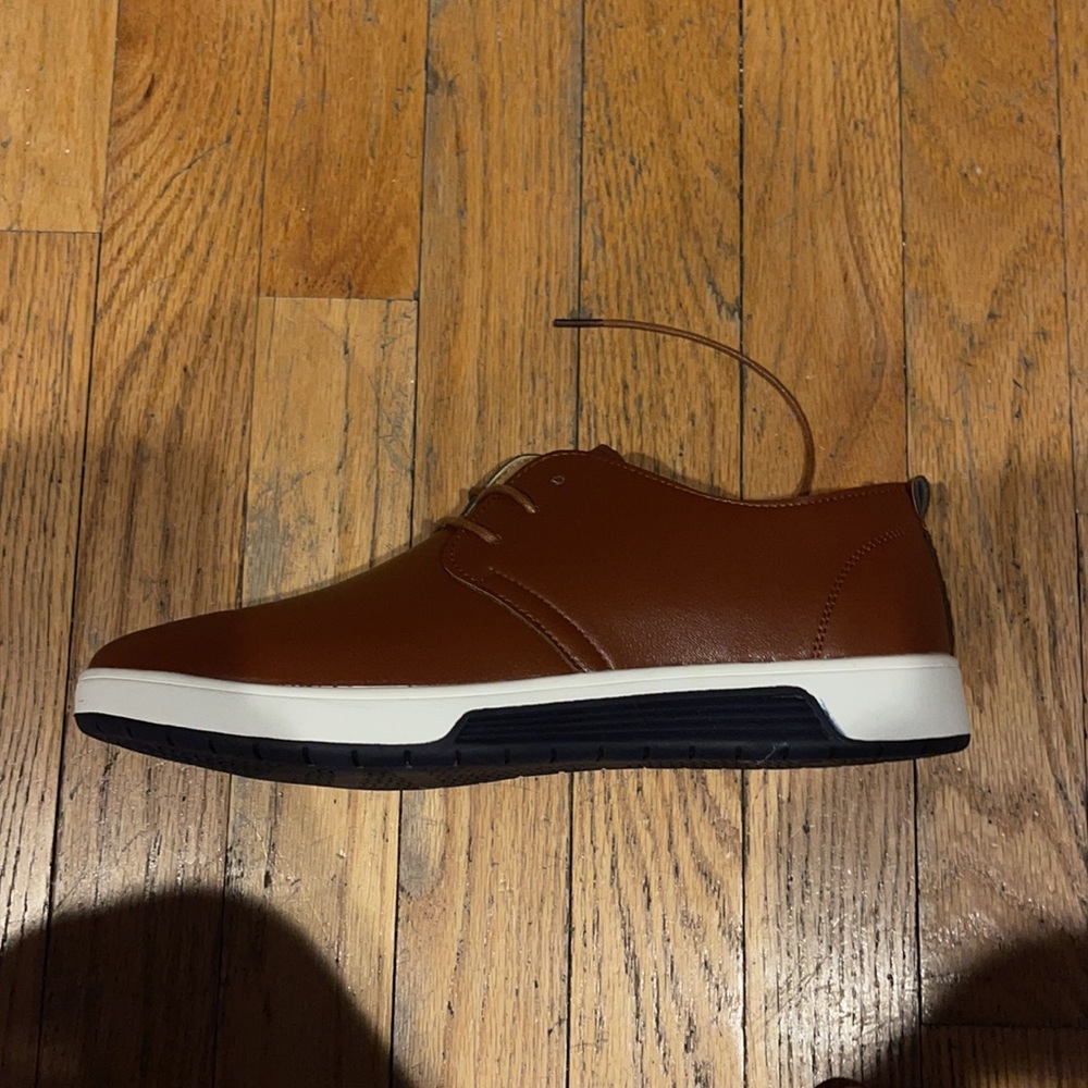 Konhill Leather Sneakers - Picture 2 of 4